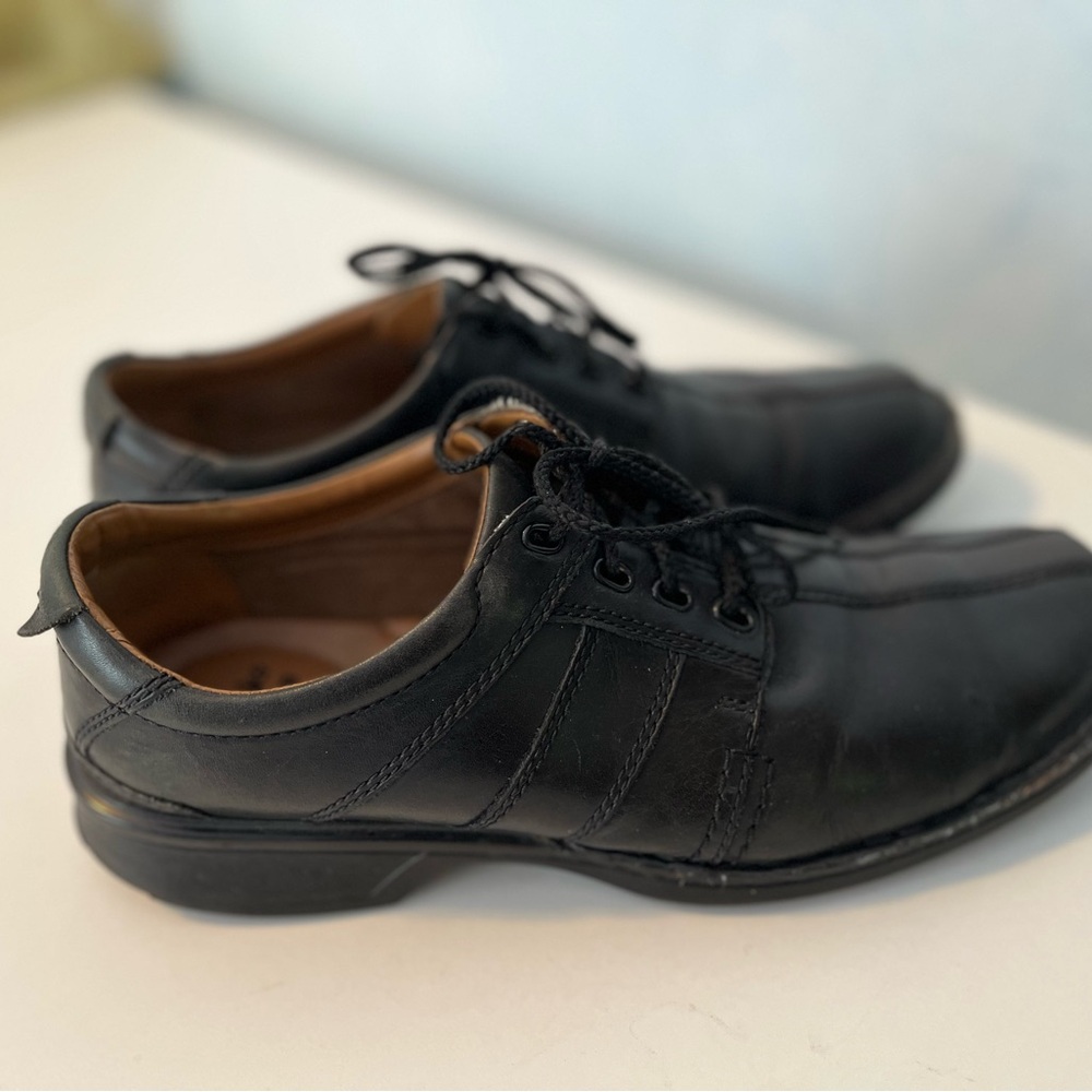 Clarks Black Leather Soft Cushion Men’s size 9.5 Medium